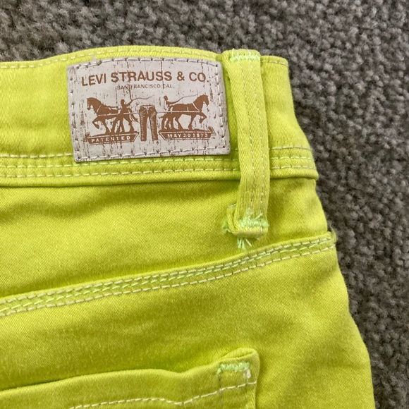 Levi’s Shorts - Picture 5 of 6